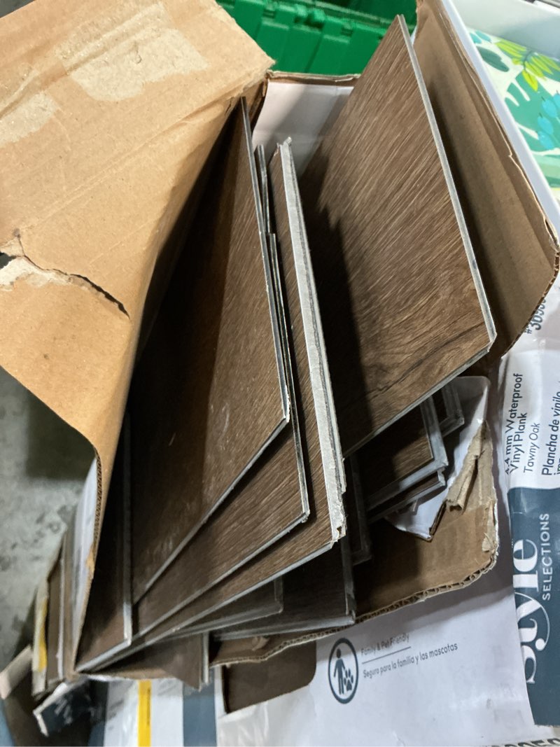 Condition photo showing Good Condition for style selections brown 6-in wide x 4-2/5-mm thick waterproof interlocking luxury vinyl plank flooring (22.17-sq ft)