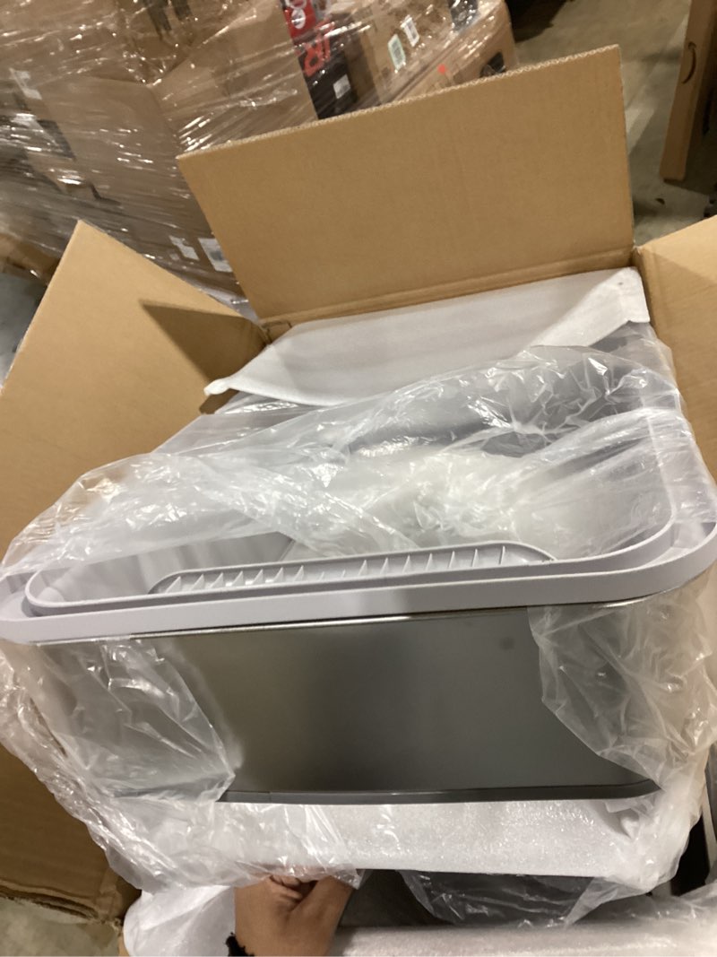 Condition photo showing Good Condition for 23.6x16x14'' sifting litter box with drawers, stainless steel drawer litter box with 6'' lid & metal scoop, xl cat litter tray, odor-control & saves clean time, fits most cats 23.6'' x16'' x14'' sifting litter box with drawer