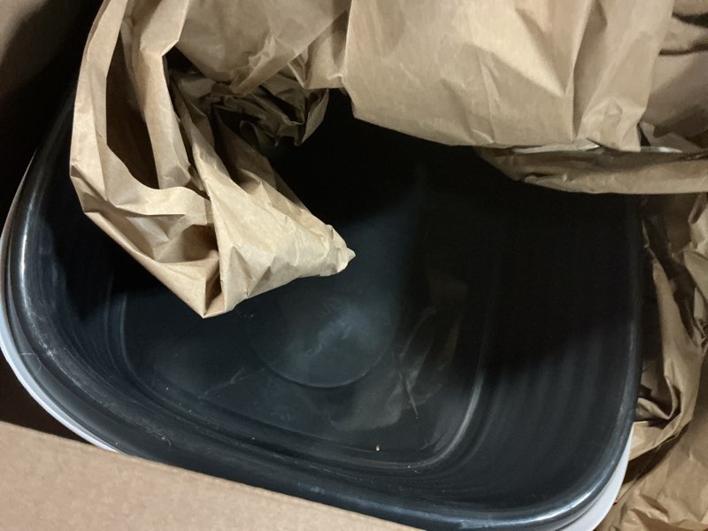 Condition photo showing Good Condition for arm & hammer large sifting litter box scoop free cat litter tray with microban, made in usa