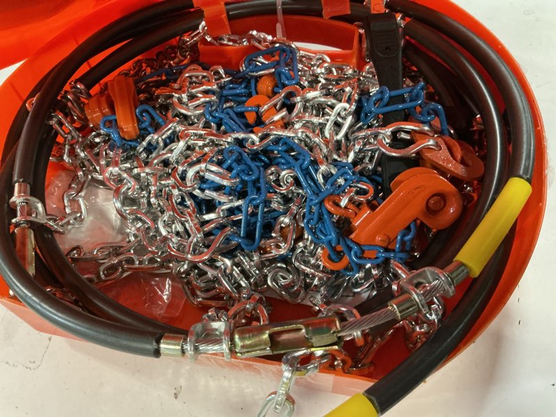 Condition photo showing Good Condition for Snow Chains for Car,Universal Emergency Tire chains, Set of 2 SP1545