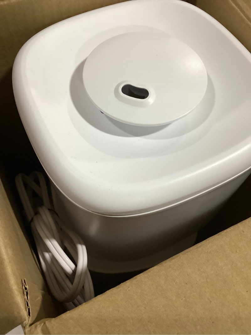 Condition photo showing Good Condition for LEVOIT Top Fill Humidifiers for Bedroom, 2.5L Tank for Large Room, Easy to Fill & Clean, 28dB Quiet Cool Mist Air Humidifier for Home Baby Nursery & Plants, Auto Shut-off and BPA-Free for Safety, 25H White 2.5L Humidifier