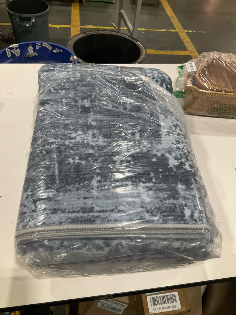 Condition photo showing Good Condition for 6x9 ft large area rugs for living room, soft non-slip washable rugs modern abstract pattern carpet for bedroom indoor floor nursery home decor (blue) ac66 blue 6' x 9' (rectangular)
