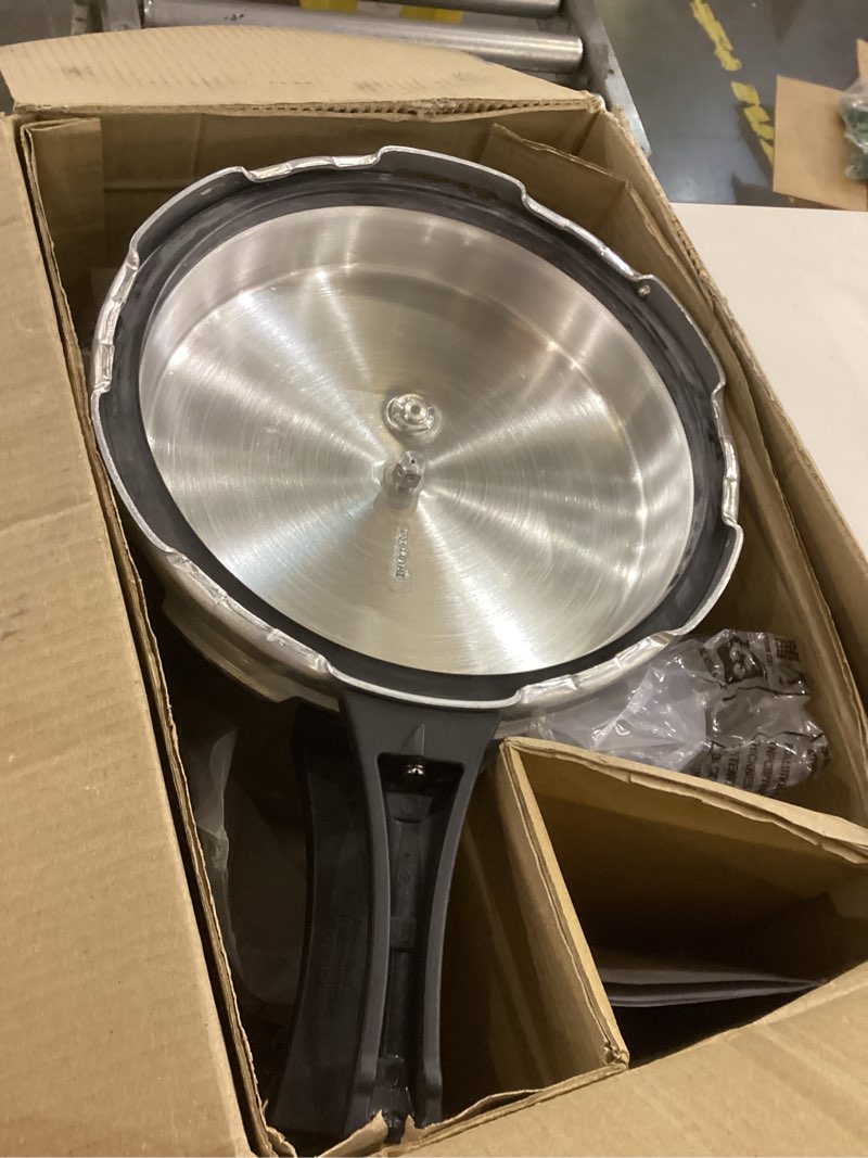 Condition photo showing Good Condition for Prestige Popular Aluminium Pressure Cooker, 10 Liters 10.6 Quarts