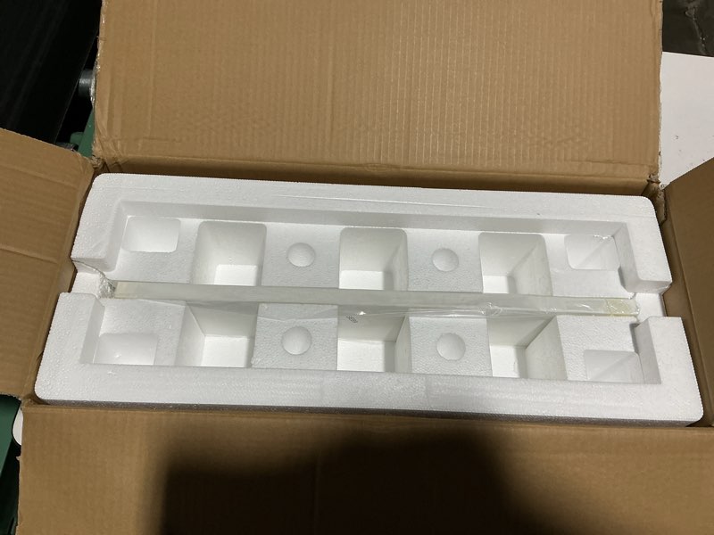 Condition photo showing Good Condition for 21 inch sidesplash in venice white, engineered stone side splash for bathroom vanity top, universal size bathroom sink sidesplash 21" sidesplash