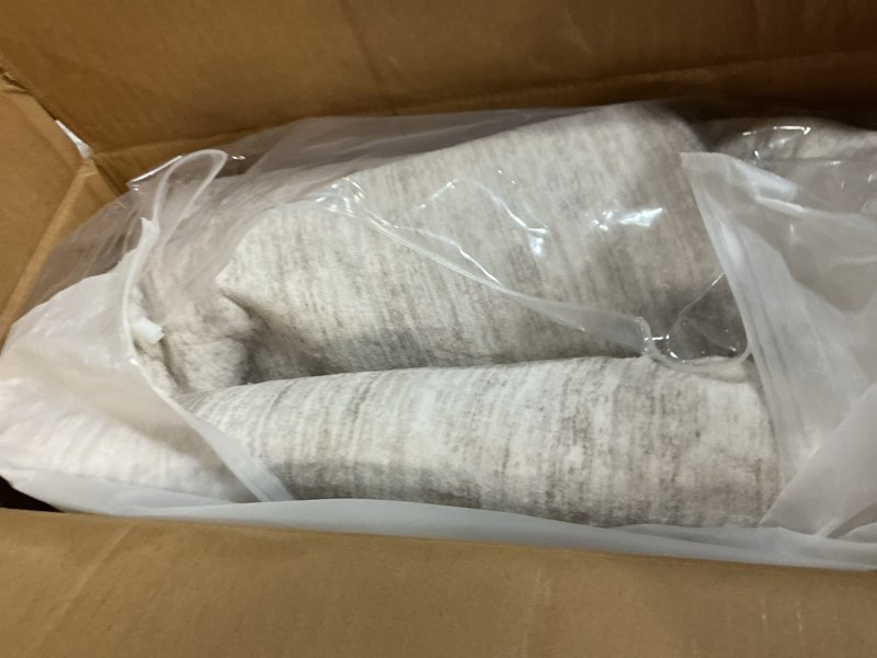 Condition photo showing Good Condition for Valenrug Washable Round Area Rugs 8x8 - Stain Resistant 8ft Round Rugs for Living Room, Non Slip Backing Printed Rugs for Bedroom, Folable Machine Washable Area Rug (8ft, Beige) 01-beige 8ft (Round)