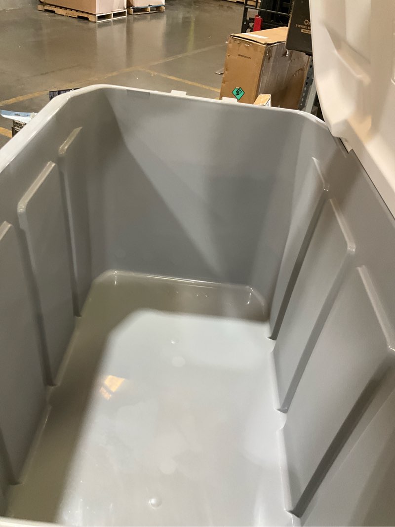 Condition photo showing Good Condition for igloo profile ii 78 cans/50 qt hard-sided cooler - white