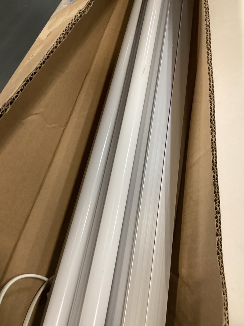 Condition photo showing Good Condition for Barrina (6 Pack LED T5 Integrated Single Fixture, 4FT, 2200lm, 6500K Super Bright White, 20W Utility LED Shop Light, Ceiling and Under Cabinet Light, Corded Electric with ON/Off Switch, ETL Listed 6500k Super Birght Light 4 Feet