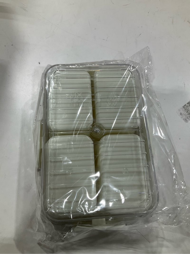 Condition photo showing Good Condition for food container
