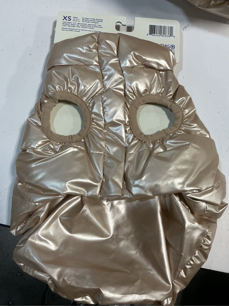 Condition photo showing Good Condition for oodles white quilted bubble hem fall dog jacket (size xs)