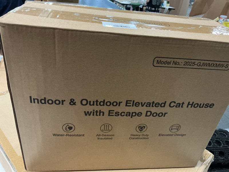 Condition photo showing New/Like New for weatherproof heated cat house for outdoor in winter, heated cat bed kitty shelter with cat heating pad, insulated & safe escape door, warm house for outside stray cat (green, 12"x16"x16") green 12"x16"x16"