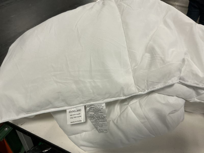 Condition photo showing Good Condition for easeland queen size down alternative comforter, white, 88x88 inches | quilted duvet insert for all seasons, soft lightweight bedding with corner tabs, breathable machine washable hotel quality