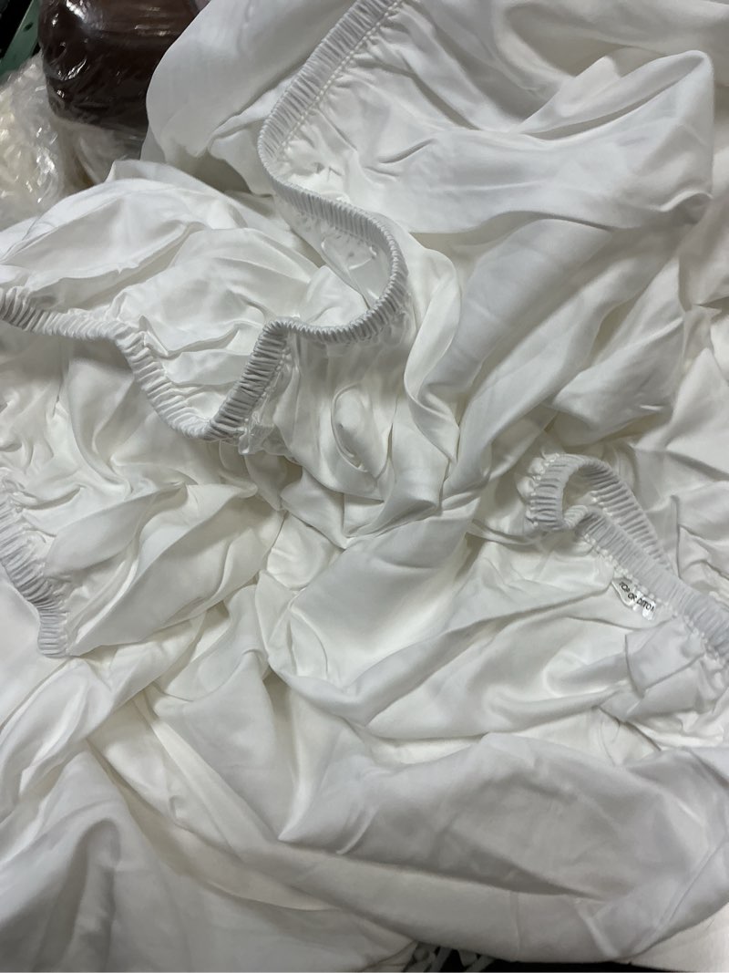 Condition photo showing Good Condition for quince european linen fitted sheet set white queen