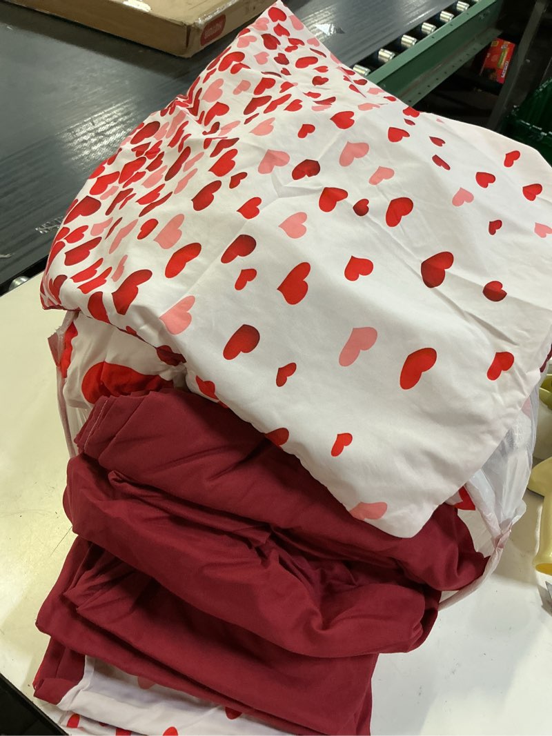 Condition photo showing As Is for ( same as the reference photo different color) manfei valentine's day 7pcs comforter set king size,romantic love hearts bedding set for all season,red and pink hearts bed in a bag with comforter,sheets and pillowcases king