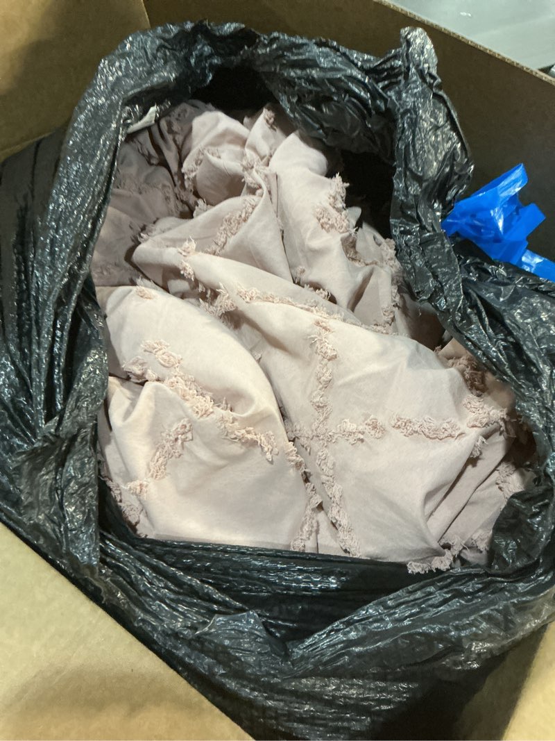 Condition photo showing As Is for Bedsure Queen Comforter Set - Dusty Rose Comforter, Boho Tufted Shabby Chic Bedding for Kids, 3 Pieces Vintage Farmhouse Bed Set for All Seasons, Fluffy Soft Bedding with 2 Pillow Shams Queen 15 - Dusty Rose