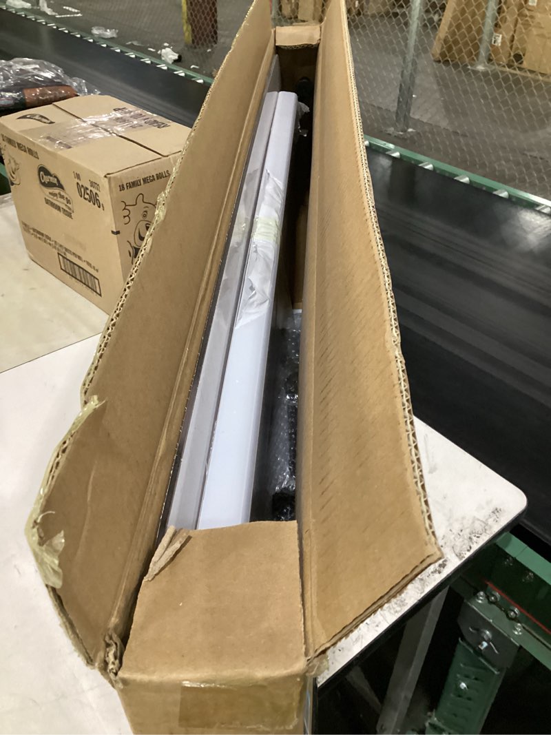 Condition photo showing New/Like New for 10l0l golf cart hd windshield for club car ds 2000.05-up,hd shatterproof & foldable windproof windshield split type & clean