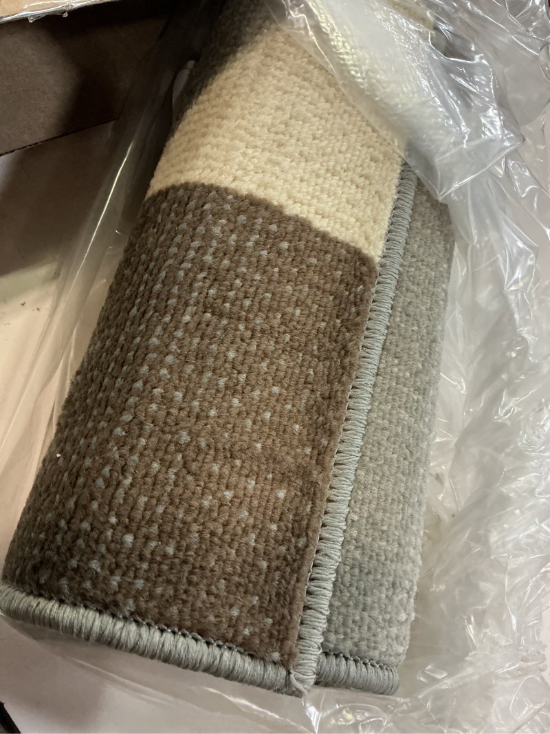 Condition photo showing Good Condition for superior mid-century modern geometric design area rug, with jute backing, perfect hardwood, tile, or carpet cover, ideal for bedroom, kitchen, living room, entryway, or office, 3' x 5', grey a grey 3' x 5' (rectangular)