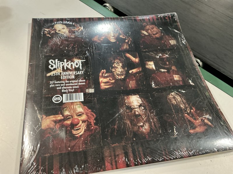 Condition photo showing New/Like New for slipknot (25th anniversary edition) - [140g 2lp]