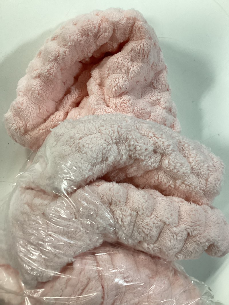 Condition photo showing Good Condition for redkiss hand towels for bathroom, pink microfiber hand towel 15" x 31", highly absorbent large hand towels with hanging loops, ultra soft towels sets for kitchen, gym, face, spa
