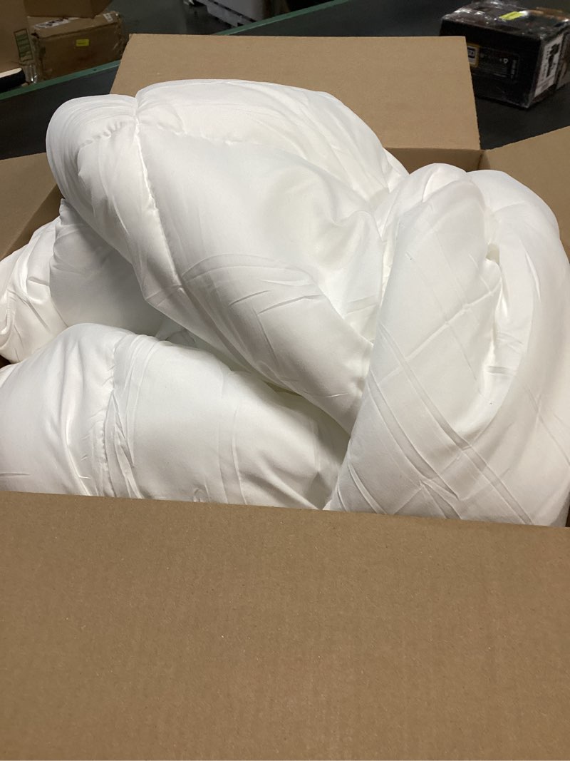 Condition photo showing Good Condition for texartist premium 2100 series queen comforter all season breathable white comforter soft 4d spiral fiber quilted down alternative duvet insert with corner tabs luxury hotel style (88"x88") queen comforter white comforter