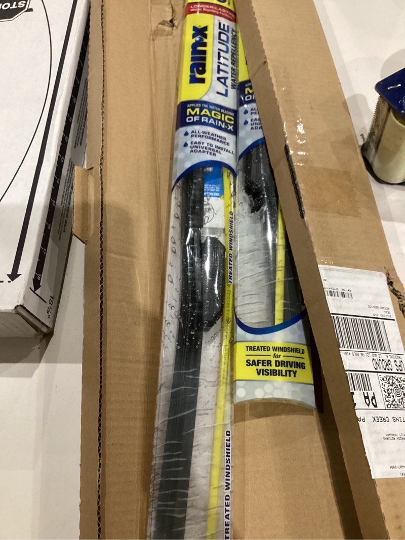 Condition photo showing Good Condition for rain-x 810195 latitude 2-in-1 water repellent wiper blades, 26" and 17" windshield wipers (pack of 2), automotive replacement windshield wiper blades with patented rain-x water repellency formula 26" and 17" latitude