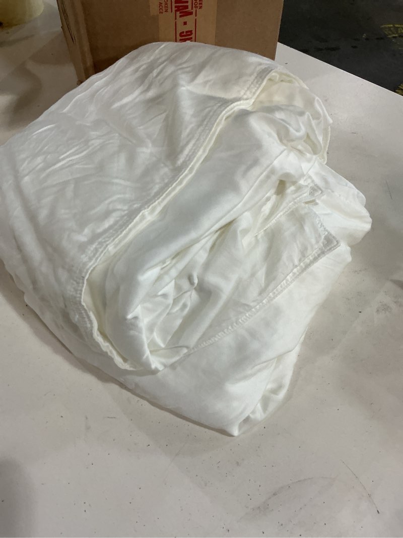Condition photo showing Good Condition for bamboo duvet cover, king/cal king, white
