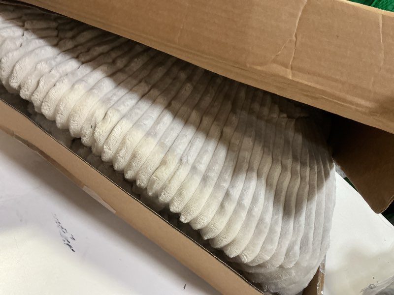 Condition photo showing Good Condition for Bedsure GentleSoft Electric Blanket Twin - Soft Ribbed Flannel Heated Blanket, Heating with 10 Time Settings, 6 Heat Settings, and 8 hrs Timer Auto Shut Off, Gifts for Grandma (62x84 inches, Cream) 03 - Cream Twin