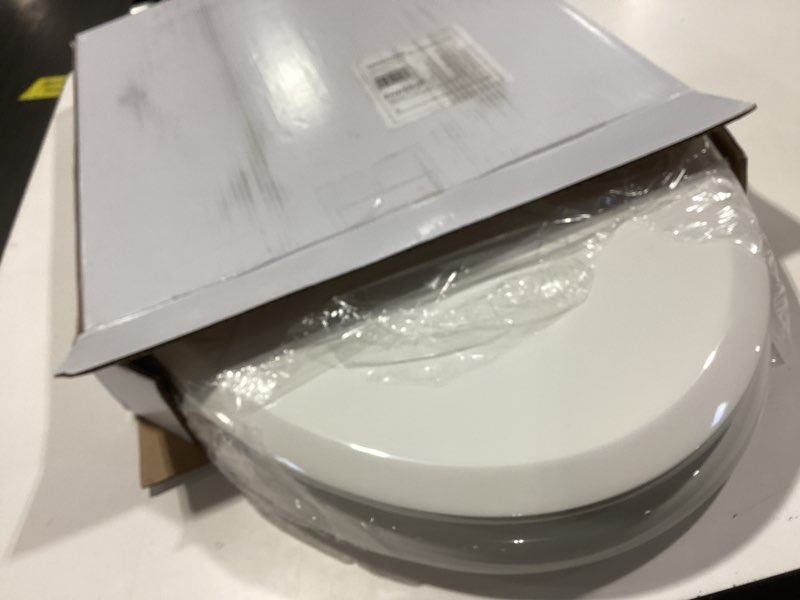 Condition photo showing Good Condition for pro elite heavy-duty wood toilet seat elongated, white, magnetic quick-release easy-clean and change, hushmotion soft close, stainshield high-gloss finish, arch-tite secure fit white elongated 1