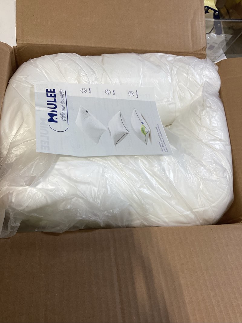 Condition photo showing Good Condition for miulee pack of 4 20x20 inch outdoor pillow inserts waterproof decorative throw pillow insert, square lumbar garden pillow form for patio sofa couch 20x20 inch (pack of 4)