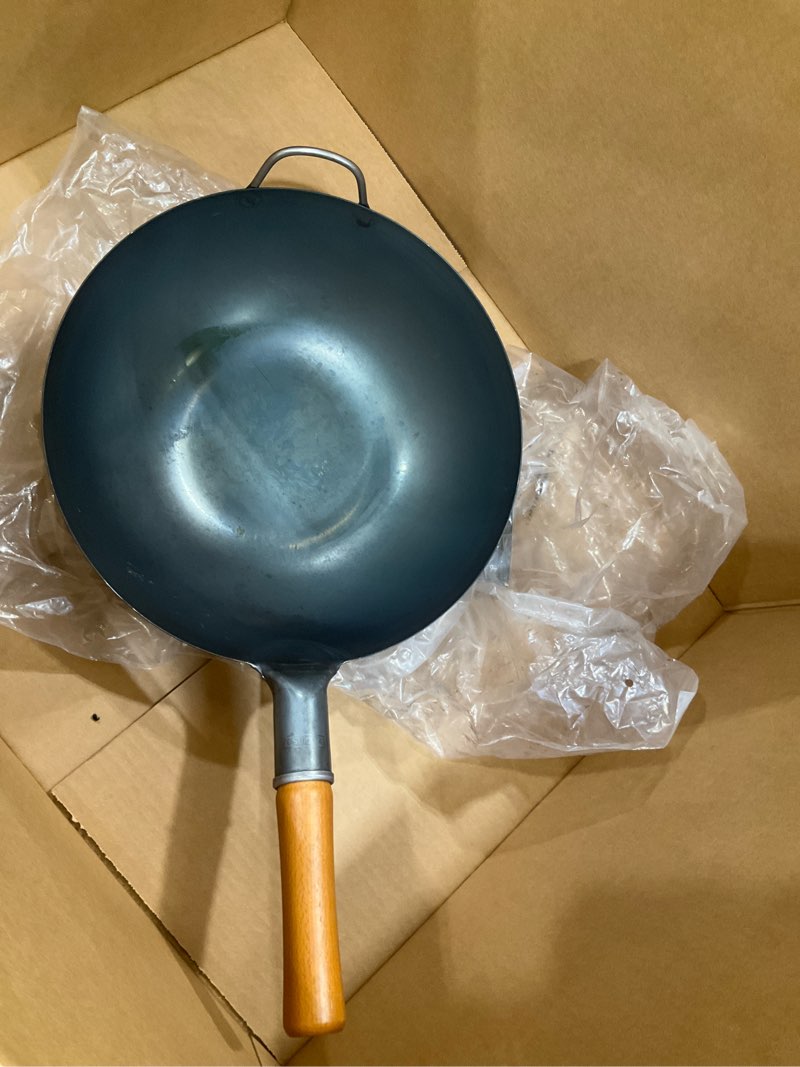 Condition photo showing Good Condition for yosukata 13.5" carbon steel wok pan – pre-seasoned flat bottom pow wok for stir fry, bbq, grill & camping – traditional japanese chinese cookware – compatible with induction, electric, gas, open fire