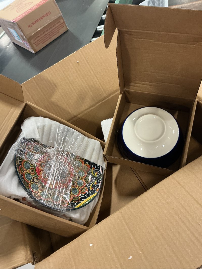 Condition photo showing Good Condition for LIUYWYHCF Mandala Dinnerware Sets, Plates and Bowls Set, Porcelain Dishes (16 Pieces) Service for 4, Zanzibar, Bohemian Style Dining Ware, for Kitchen and Dining Multicolor Dinnerware Set