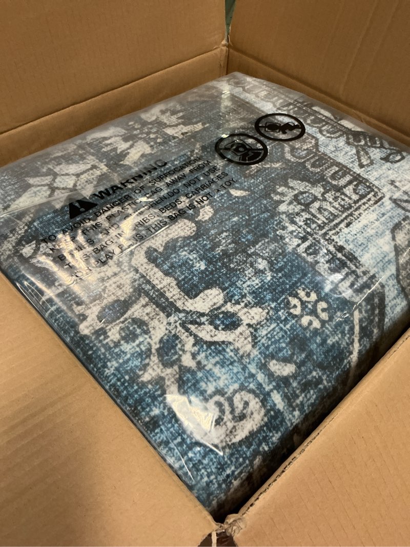 Condition photo showing New/Like New for 5x7 Area Rugs Washable Living Room Rugs Soft Retro Carpet for Bedroom Floral Oriental Carpet Blue 1'7" x 1'7" (Rectangular)
