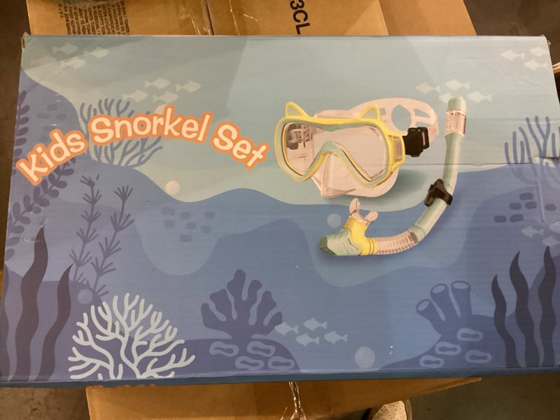 Condition photo showing Good Condition for Kids snorkel set