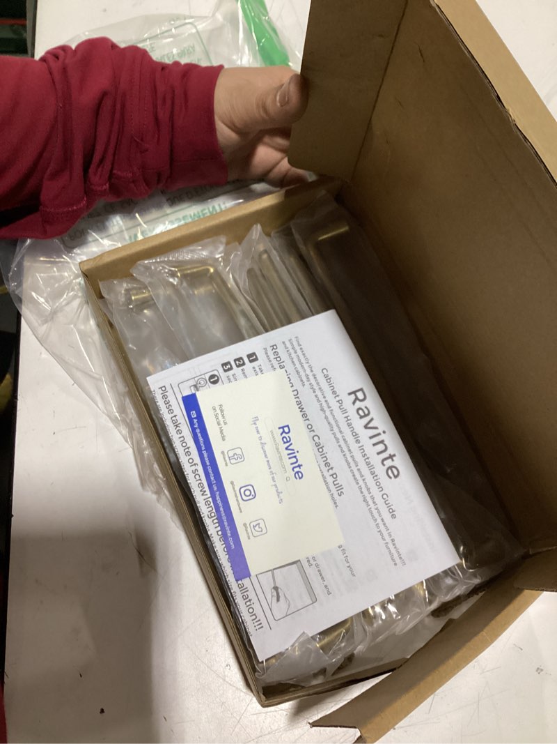 Condition photo showing Good Condition for Ravinte 10 Pack 7-1/2 Inch Champagne Bronze Kitchen Cabinet Handles Solid Zinc Alloy Cabinet Pulls Cupboard Hardware Drawer Handles 7-1/2 inches Hole Center Champagne Bronze 10