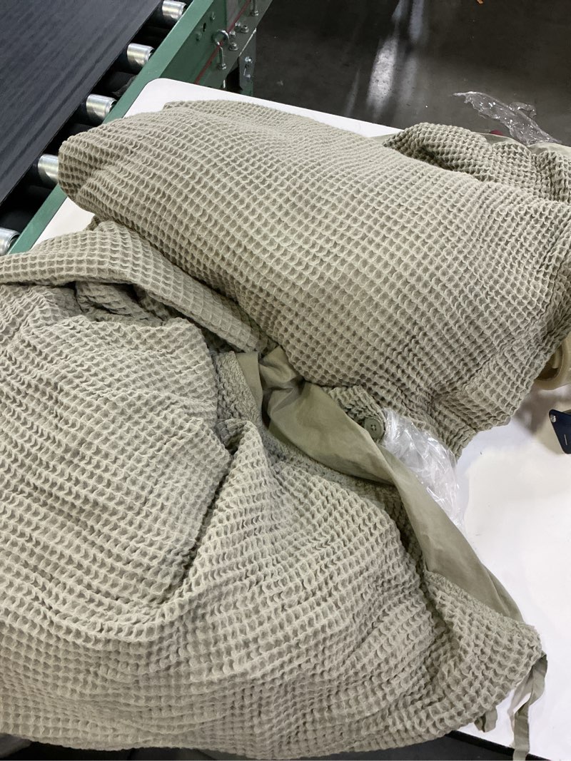 Condition photo showing As Is for organic ribbed cotton coverlet set olive  queen