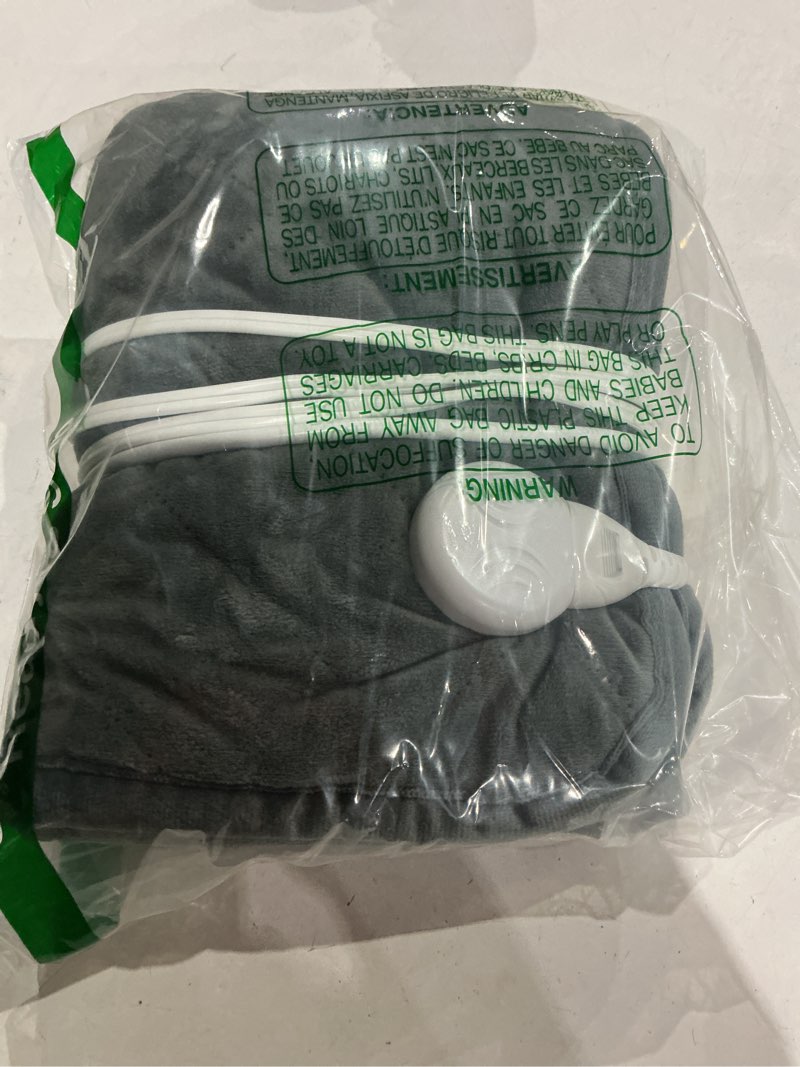 Condition photo showing Good Condition for extra large heating pad for back,32"x20" electric heating pad for neck,shoulder,legs,knees and other