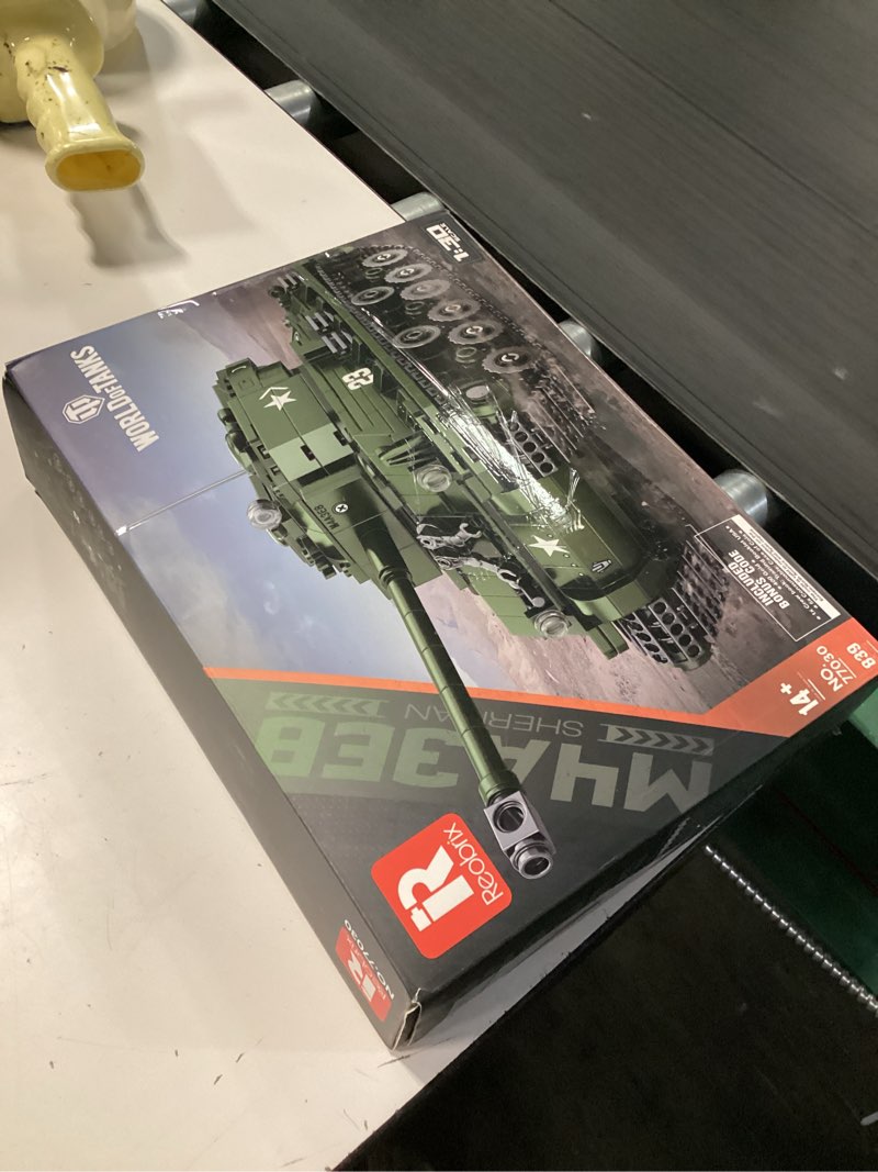 Condition photo showing New/Like New for reobrix m4a3e8 sherman tank building set,ww2 military american armed tanks building block set for military fans,world of tanks authorized products 77030,ideal gift for adults boys age 14+,836 pcs