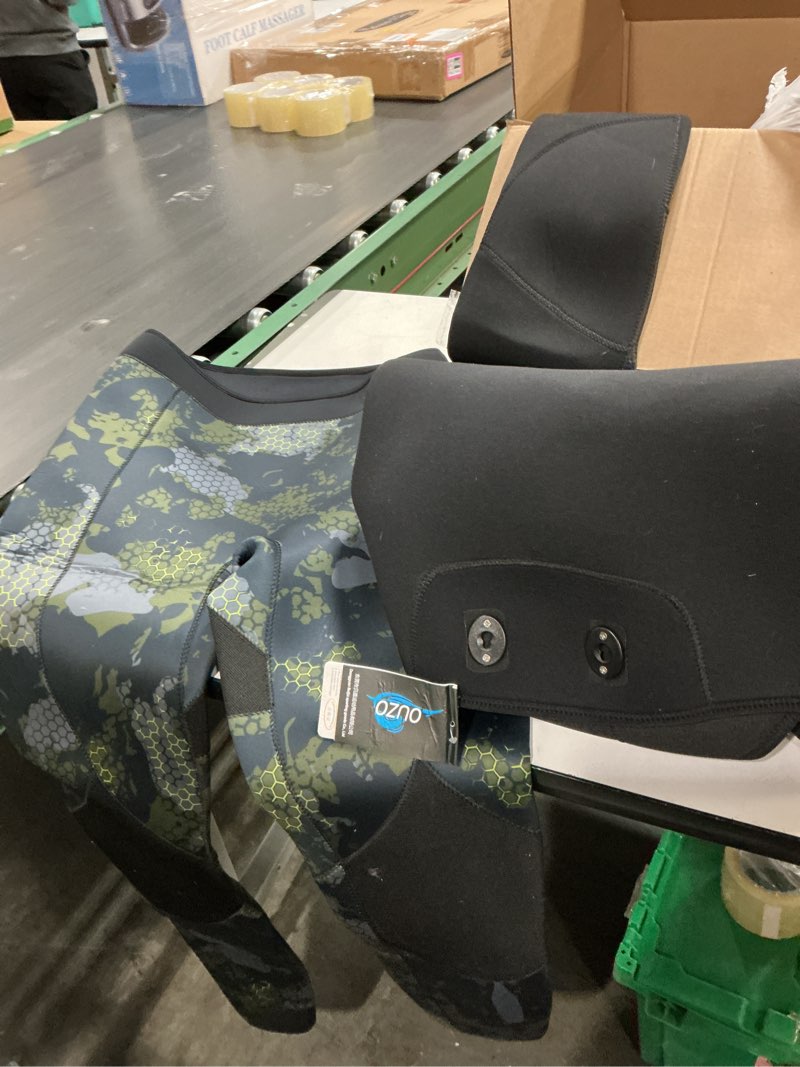 Condition photo showing Good Condition for C-STREAM Men Spearfishing Wetsuit Neoprene 3mm 1.5mm Camouflage Diving Suit 2pcs Set for Freediving, Snorkeling,Scuba Dive Camo Blue 1.5 Millimeters Small