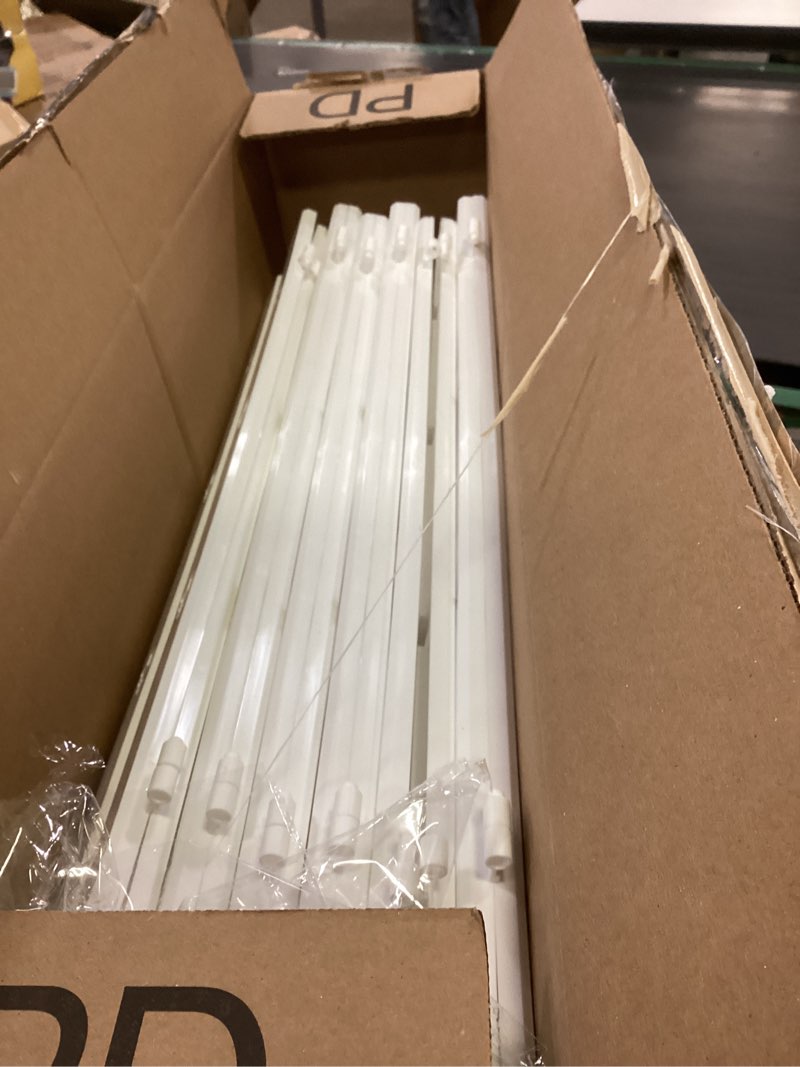 Condition photo showing Good Condition for 24" Extra Tall Fence for Christmas Tree,12PCS White Picket Fence Gate Barrier with Snowflakes&Tree Patterns Christmas Tree Gate for Pets(24" H x 5" W Each) 24inches-12PCS White