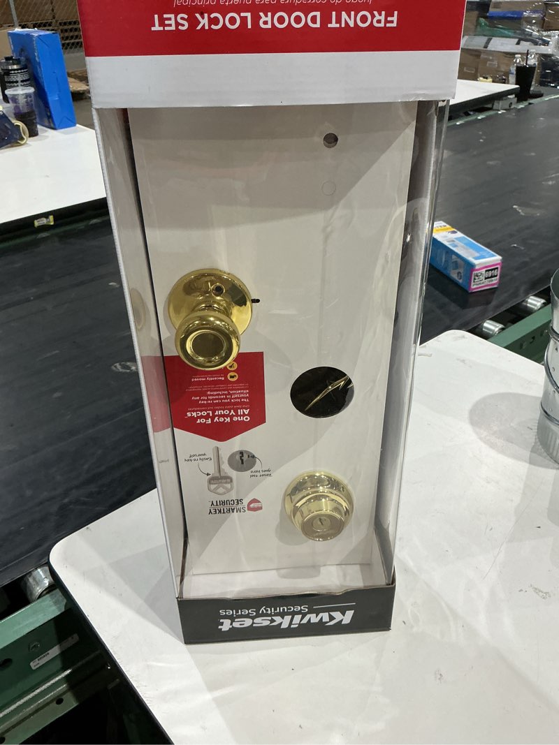 Condition photo showing Good Condition for dakota polished brass single cylinder door handleset with tylo door knob featuring smartkey security