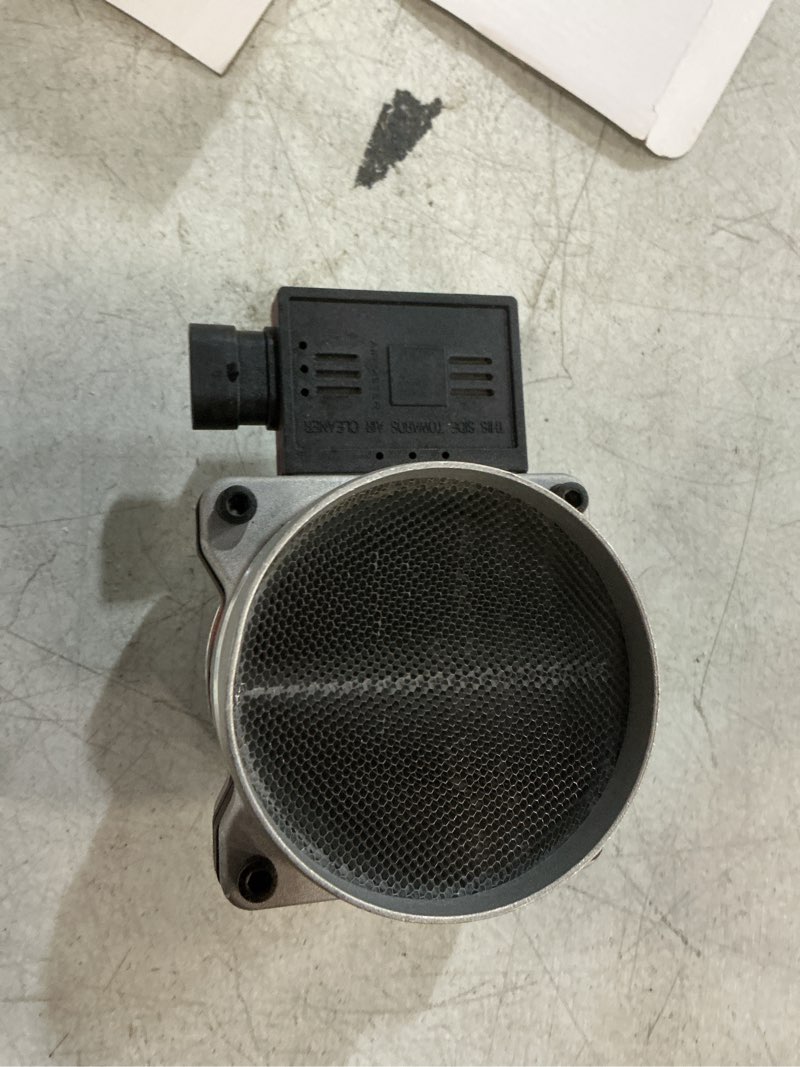 Condition photo showing Good Condition for mass air flow sensor maf compatible with 1999-2006 chevy silverado 1500 | 2000-2006 suburban 1500 25