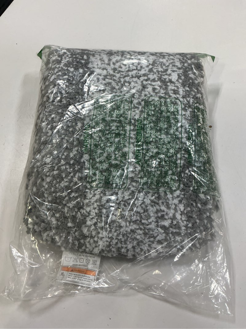 Condition photo showing New/Like New for OLANLY 24-inch Round Bathroom Rugs, Extra Soft and Absorbent Microfiber Bath Rugs, Quick Dry Machine Washable Bath Mats for Bathroom Floor, Tub and Shower, Home Decor Accessories, Grey 24-inch Round Grey