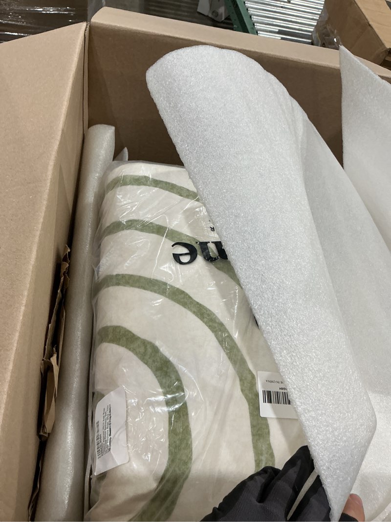 Condition photo showing New/Like New for lahome abstract 10x14 area rugs for living room bedroom, soft large washable rugs, ultra-thin non-slip modern dining room rug non-shedding accent carpet for office darrell, green green/white 10' x 14' (rectangular)