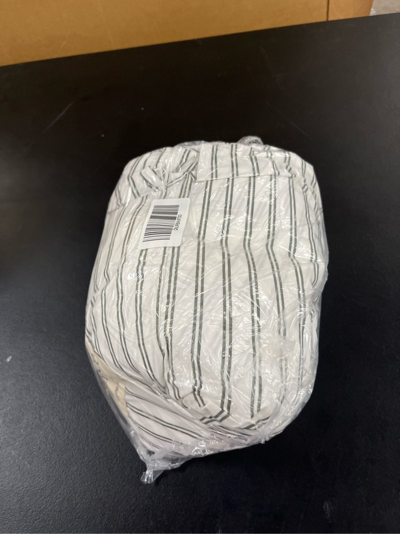Condition photo showing Good Condition for classic organic percale double stripe duvet cover, king/cal king, double stripe pine