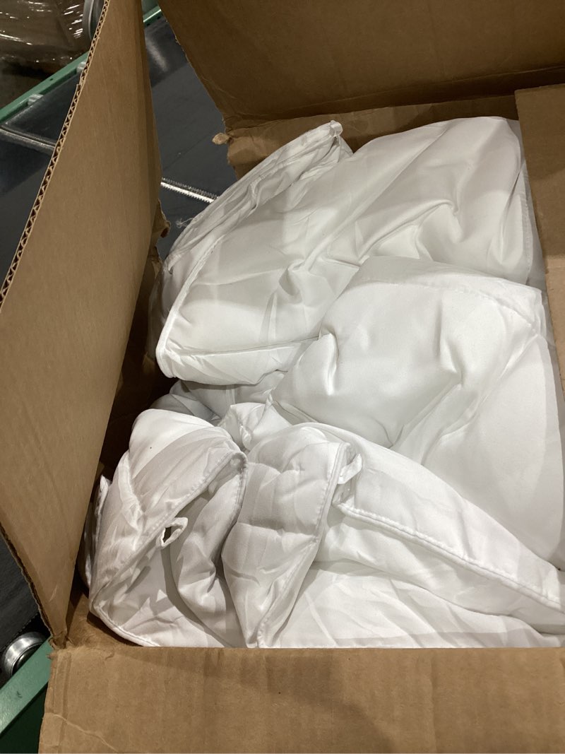 Condition photo showing As Is for cohome queen size cooling comforter, all-season quilted down alternative duvet insert, luxury hotel breathable gentlesoft comforter with anti-clump tech & 8 tabs - reversible - white 88“ x 88” inches queen white