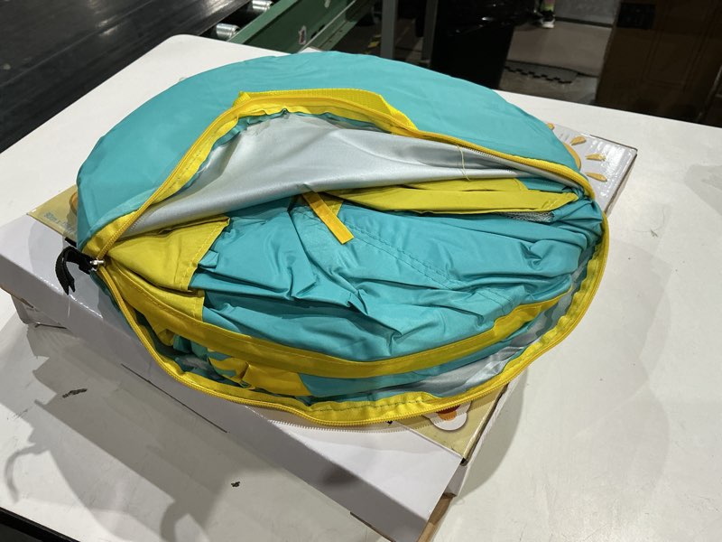 Condition photo showing Good Condition for the pop up co. infant playshade