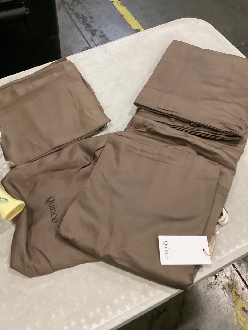 Condition photo showing Good Condition for bamboo sheet set full/queen