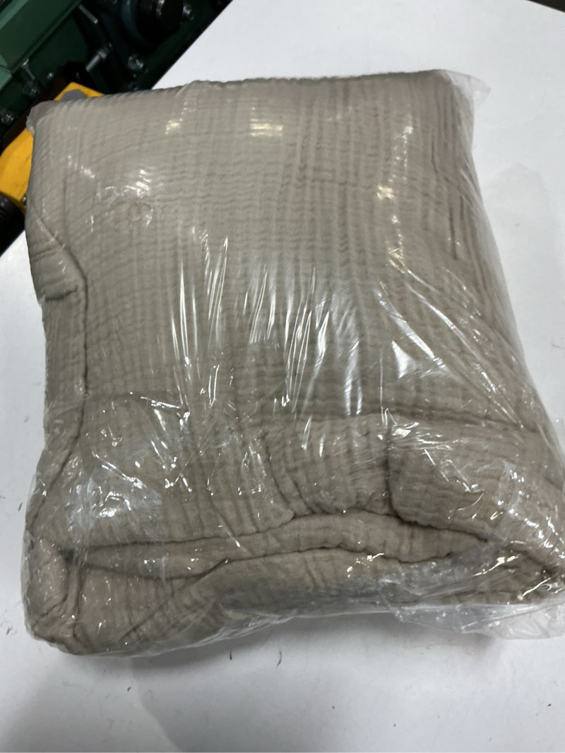 https://lotting-media.assets.bidfta.com/lotting_9ec43002-677a-4cab-8429-4eae1bd5c26b