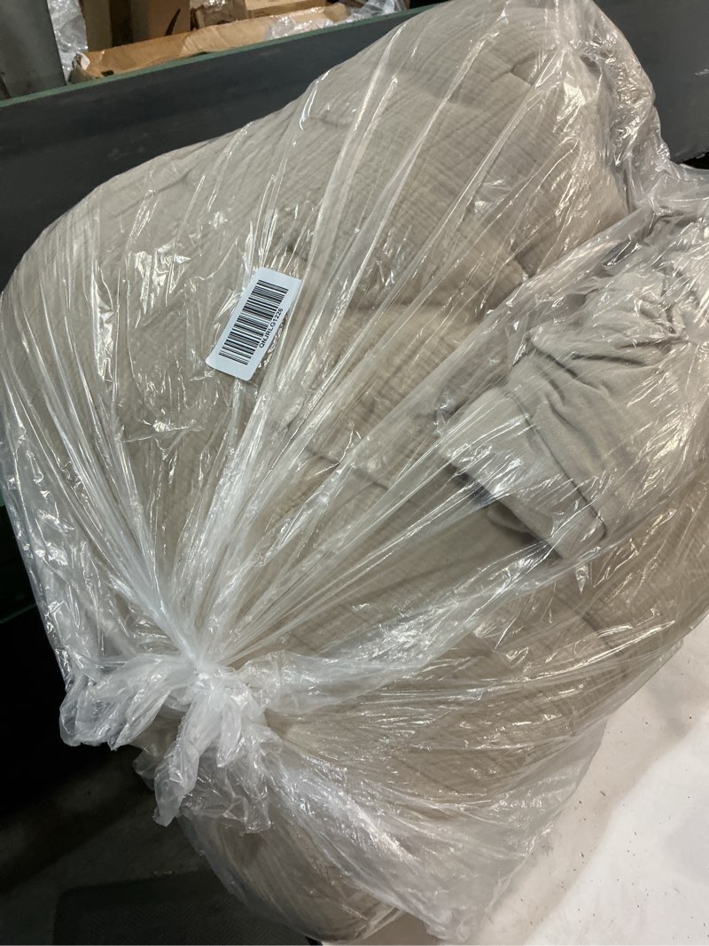 Condition photo showing Good Condition for quince organic cotton gauze dream quilt, king/cal king, dune