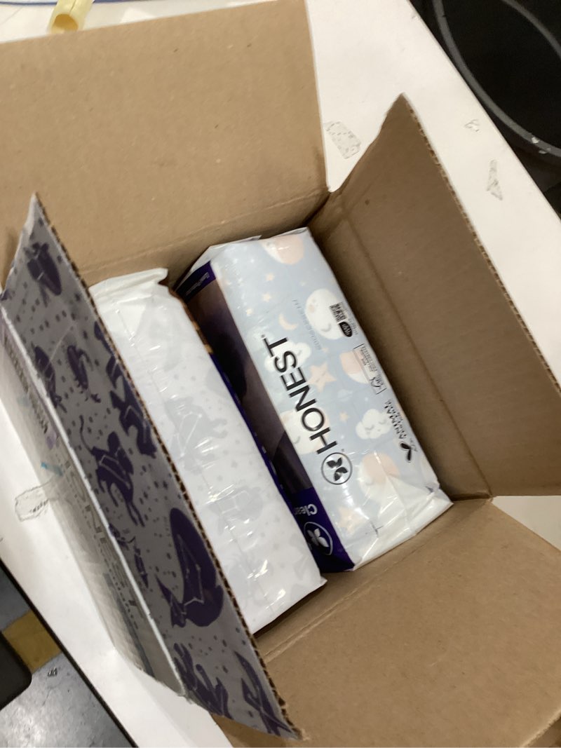 Condition photo showing New/Like New for the honest company comfort dry disposable overnight diapers for sensitive skin, hypoallergenic, baby cozy cloud and star signs design club box size 5 (27 lbs) 40 count size 5 40
