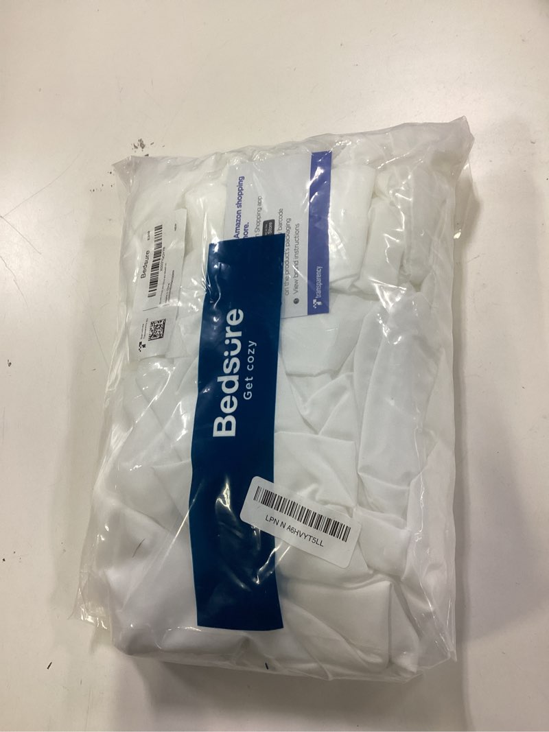 Condition photo showing New/Like New for Bedsure White Duvet Cover Queen Size - Soft Double Brushed Bedding Set for Kids & Adults, Zipper Closure, 3 Pieces, Includes 1 Duvet Cover (90"x90") & 2 Pillow Shams, NO Comforter Queen (90" x 90") 00 - White (No Comforter)